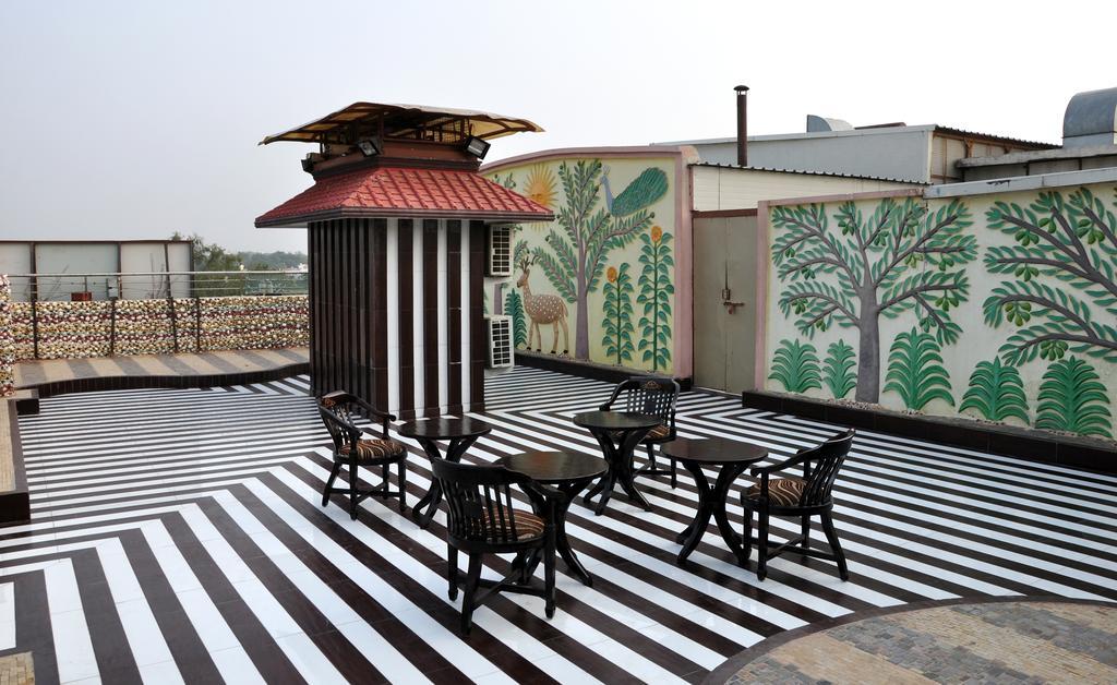 Sun Hotel Agra Exterior foto