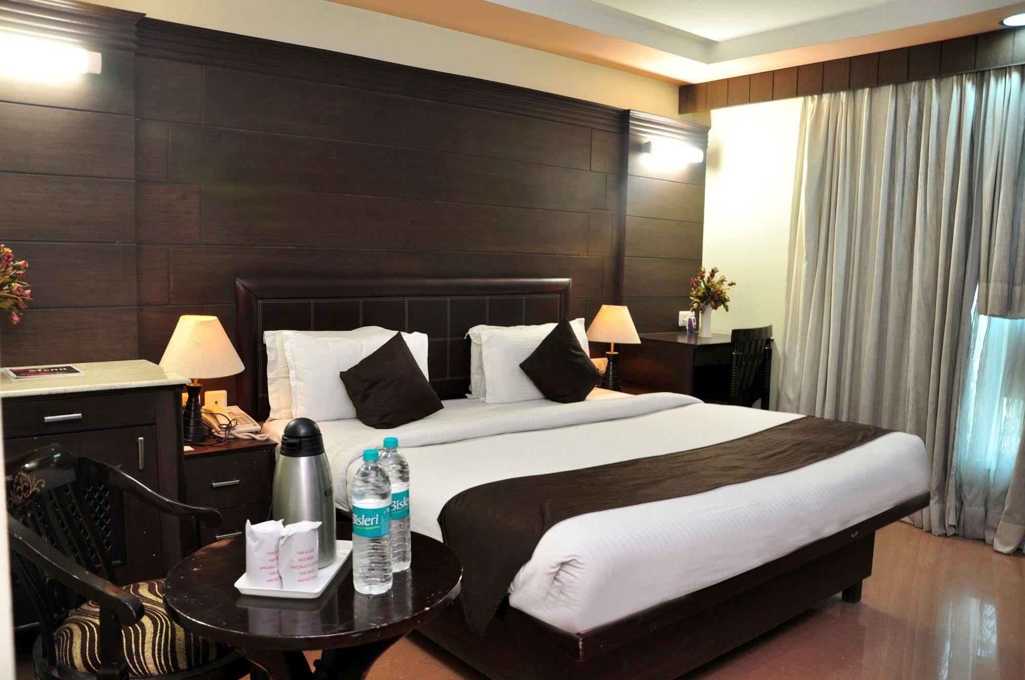 Sun Hotel Agra Exterior foto