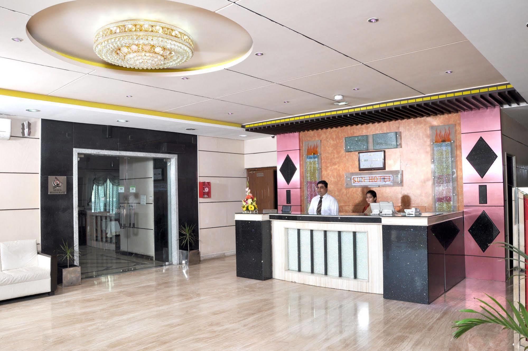 Sun Hotel Agra Exterior foto